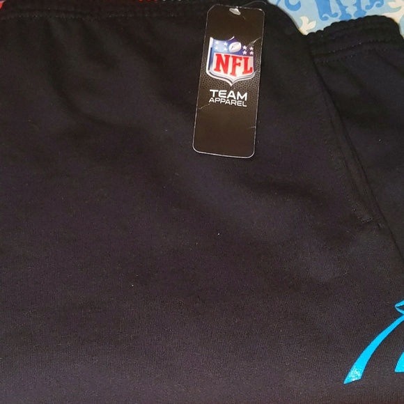 Panthers jogging pants, panthers t-shirt - Picture 2 of 5